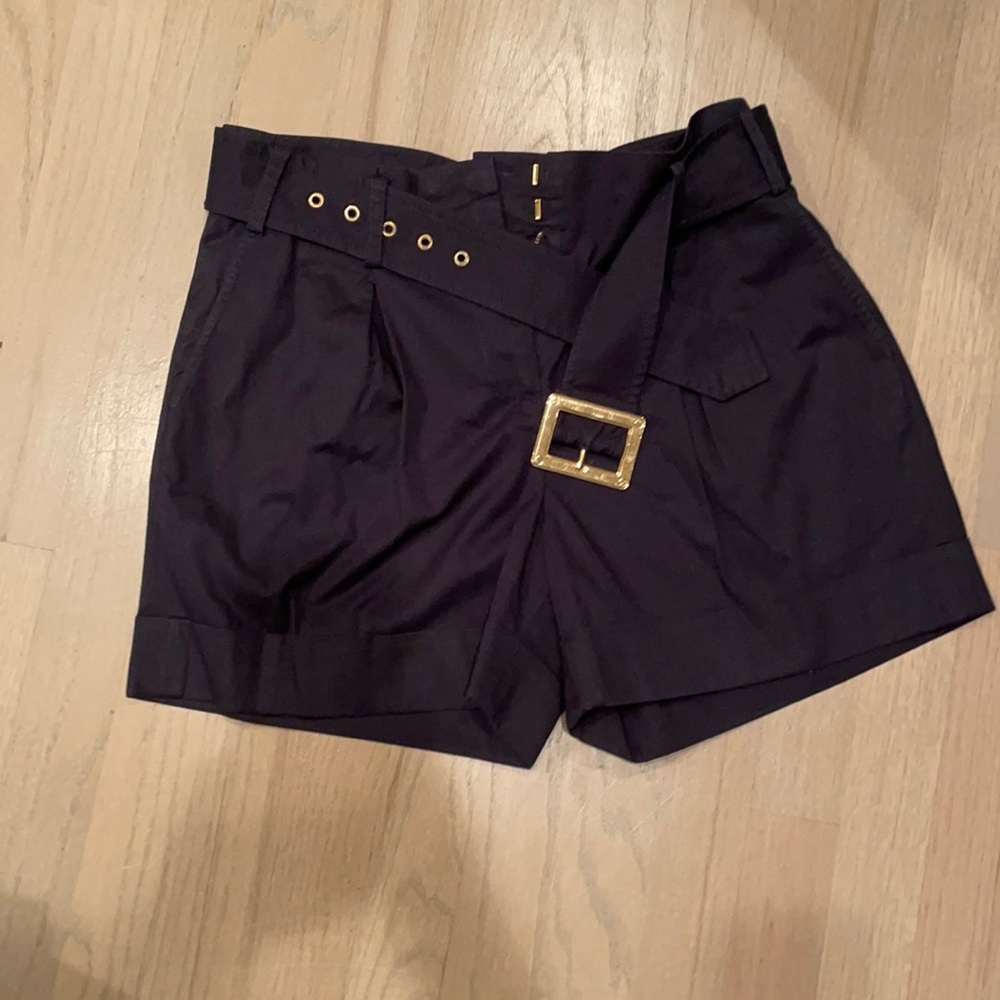 Shorts with belt